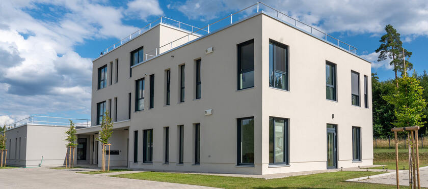 Bürogebäude mit Gastronomie